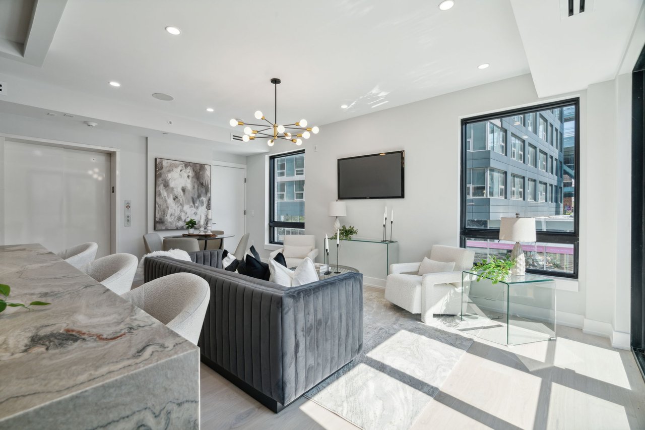 160-64 N 2nd St #201, Philadelphia, PA 19106