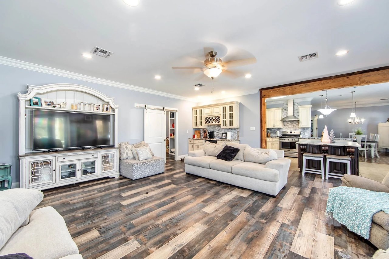 104 Pasture Ln