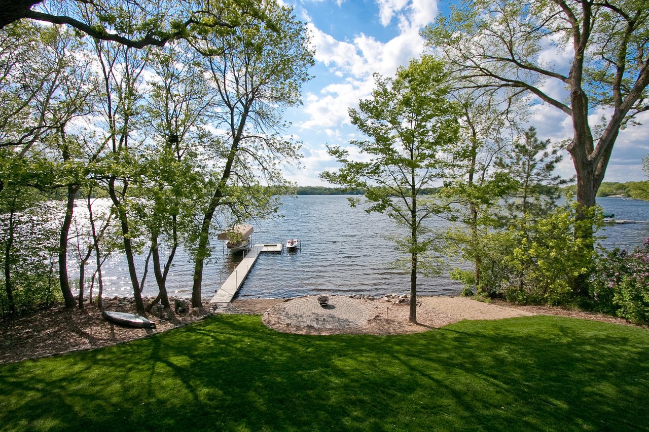 Beautiful Custom 2-Story on Bass Lake