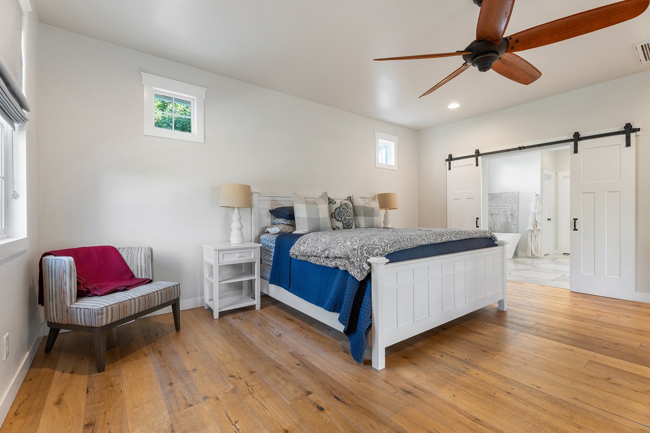 3838 E DEVONSHIRE Avenue