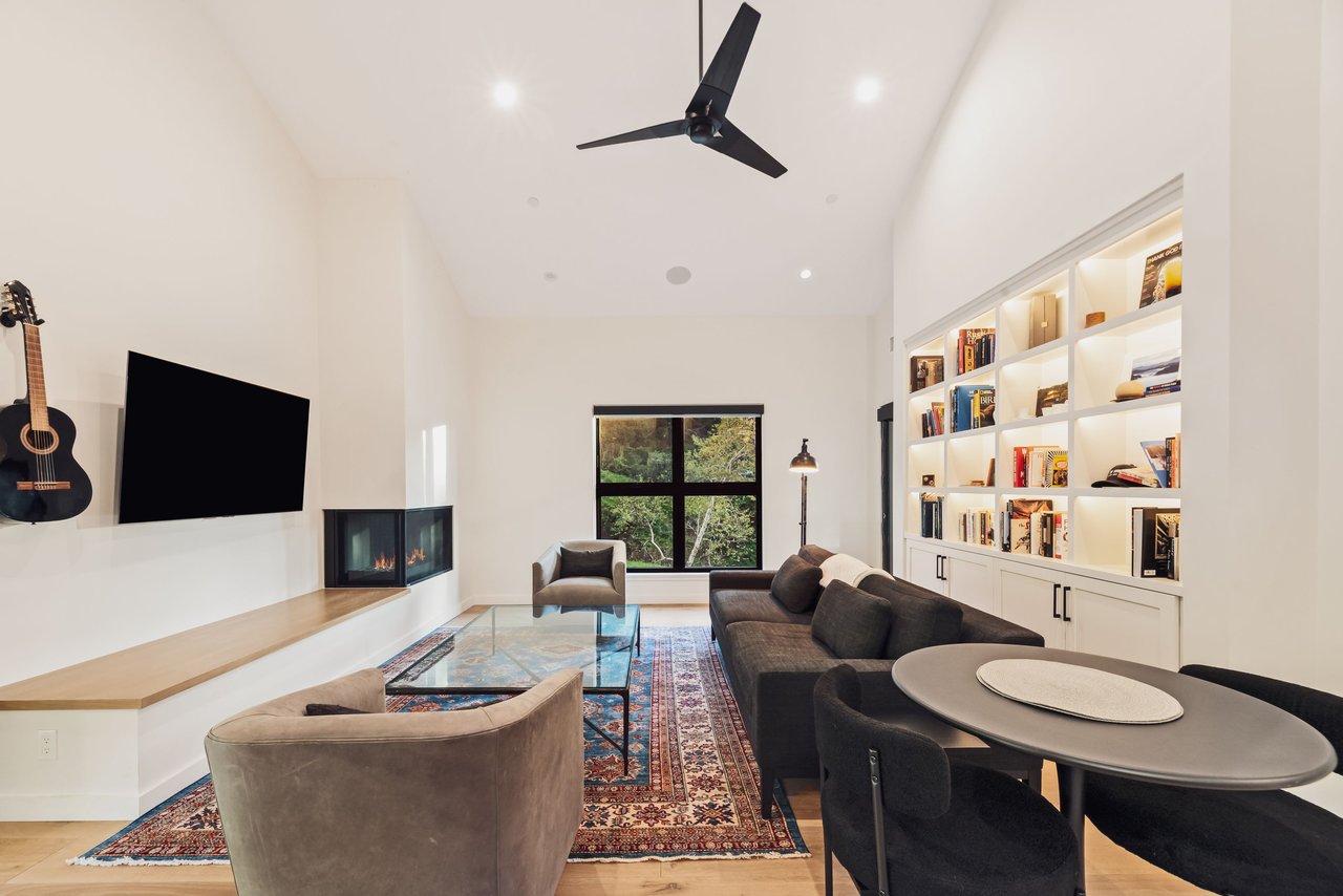 Extraordinary Modern Farmhouse 