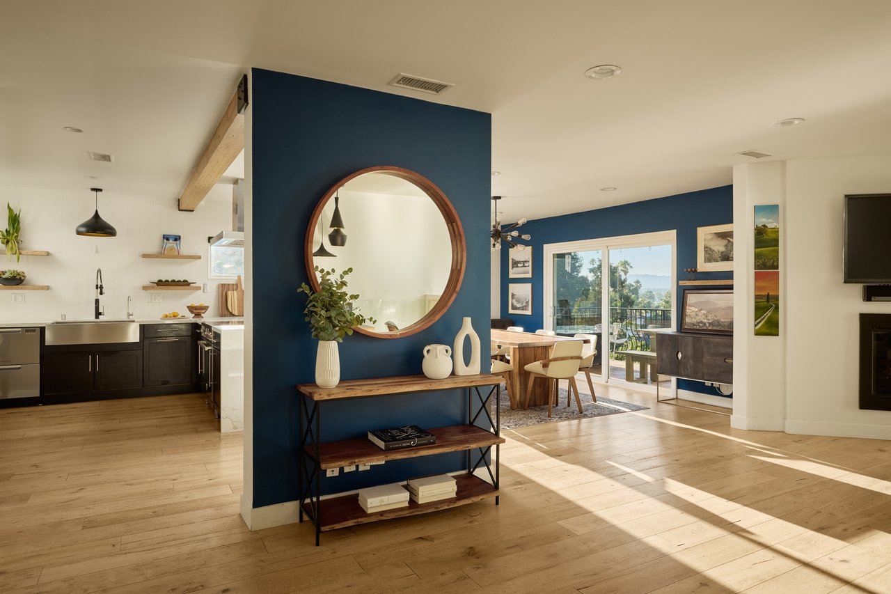 3964 Fredonia Dr, Sunset Strip