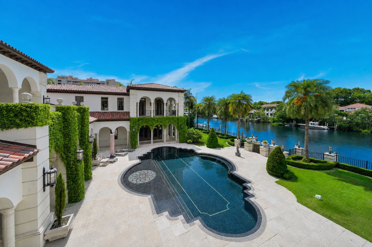 150 Edgewater Drive