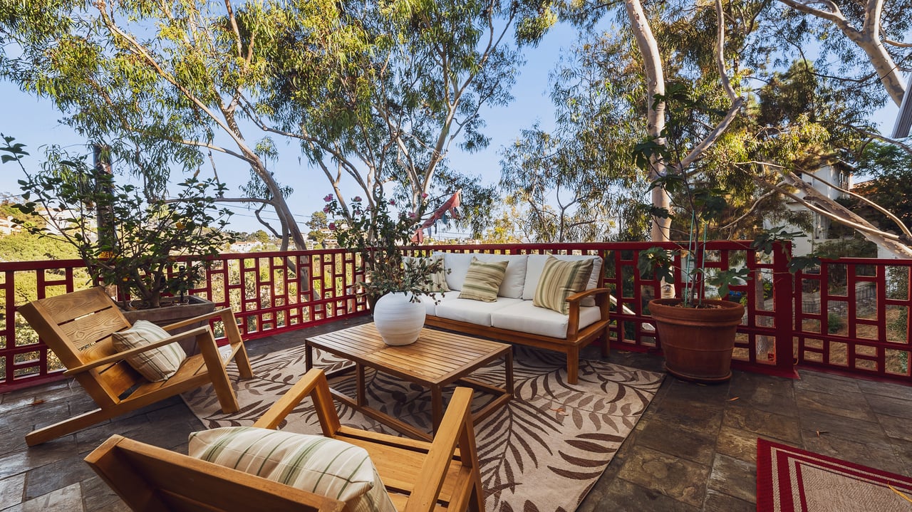 2882 Belden Dr, hollywood hills