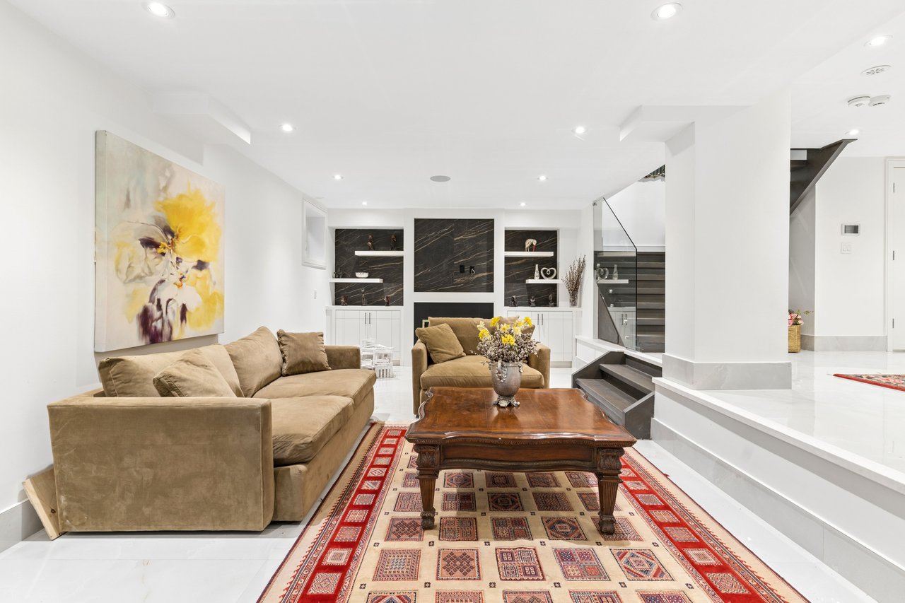 150 Sandringham Drive