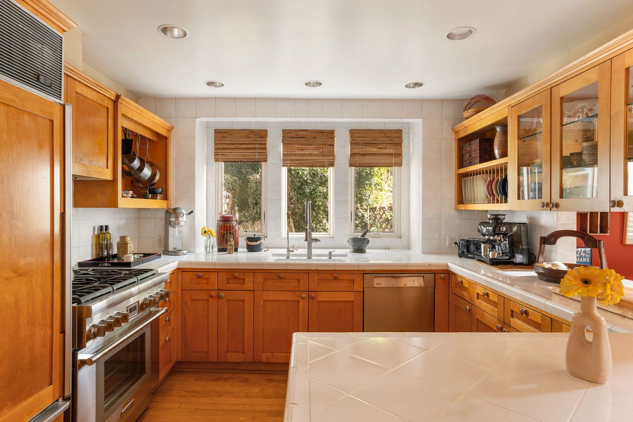 2536 Beverley Ave, Santa Monica 