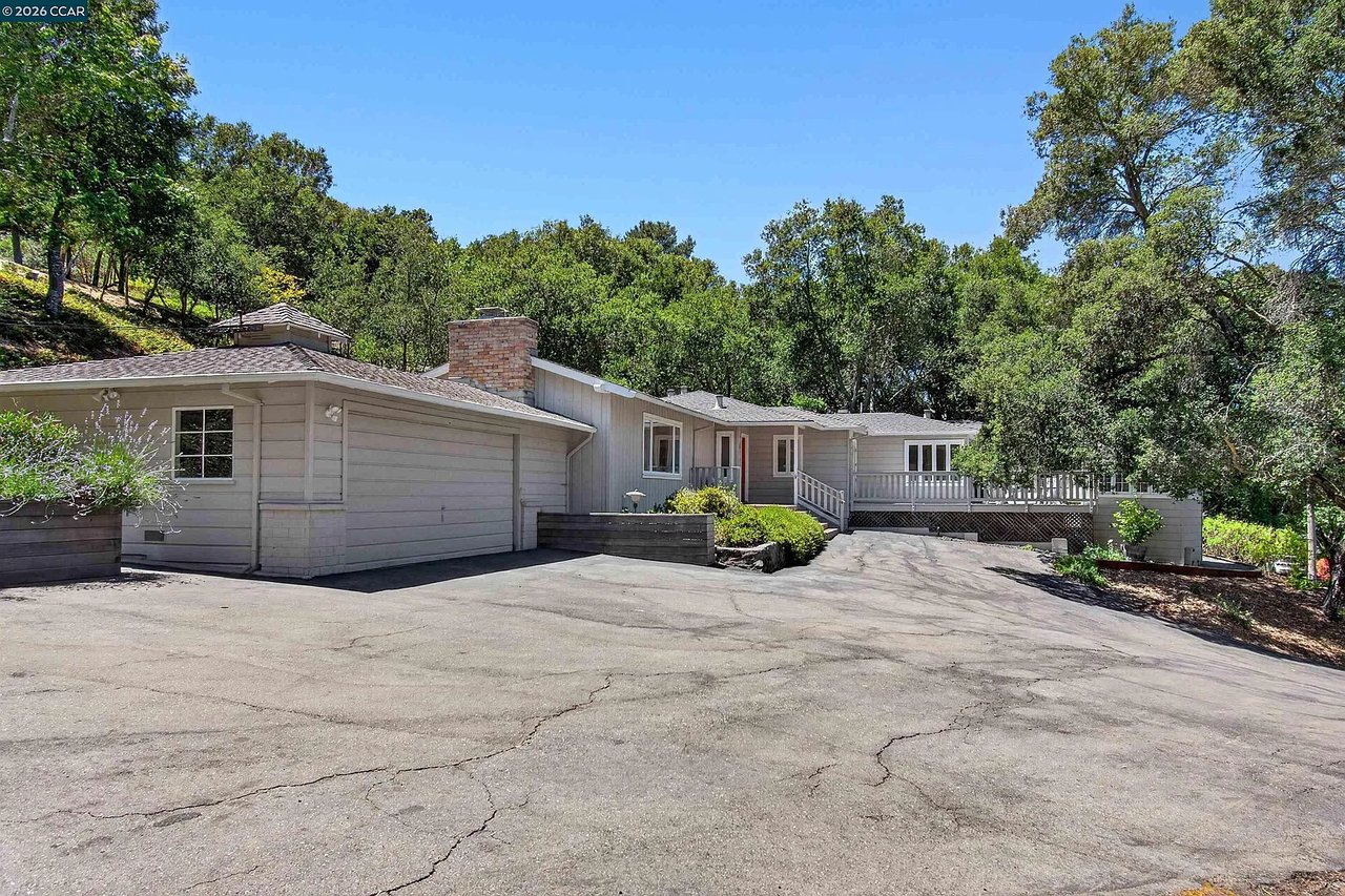 1 Greenwood Ct