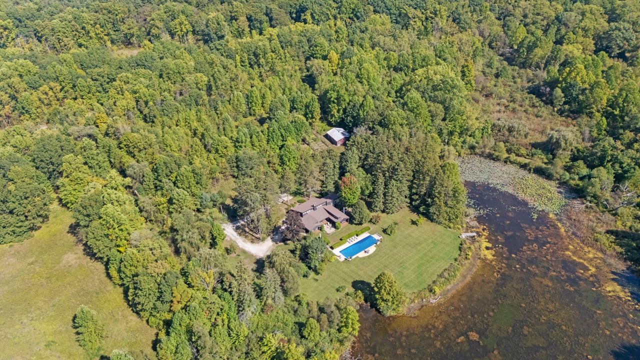 2408 E 800 N, La Porte, IN 46350