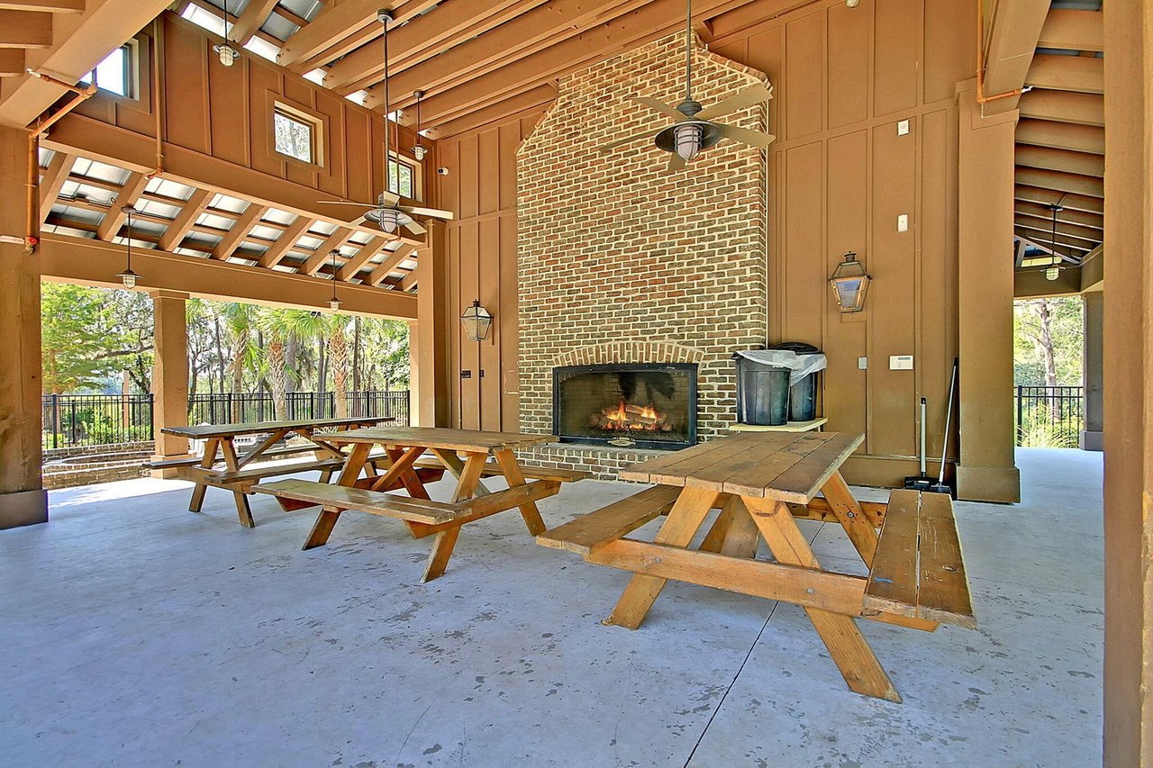 2336 Watchtower Ln