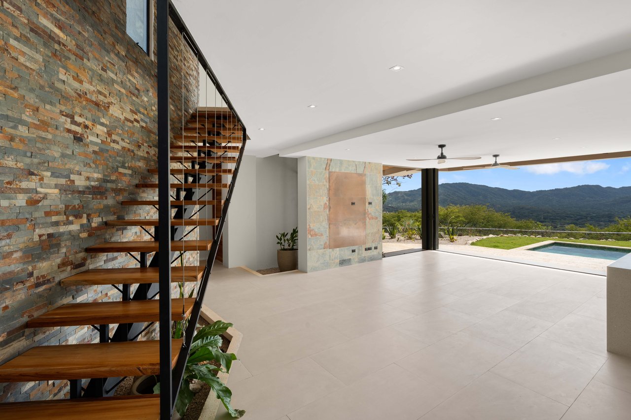 Villa Raoli | Get ready to live in your dream home in the stunning Pacific Heights!