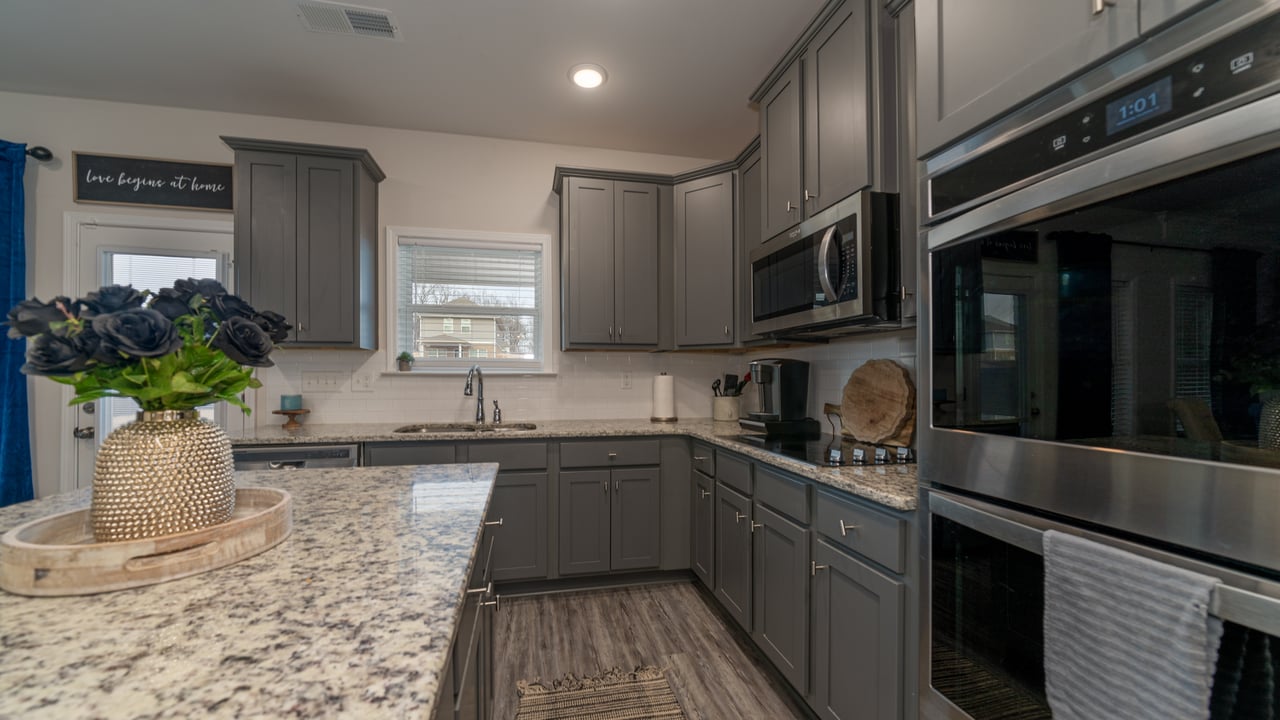 5 Bedroom Gorgeous Home! Lots of Space!!