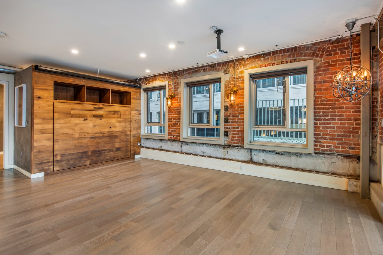 527 Molino St Unit: 202