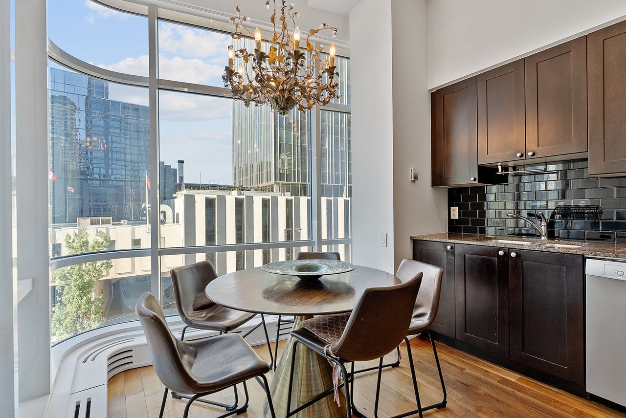 2191 Yonge Street Unit: L7
