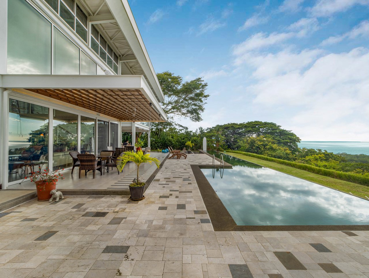 Nativa Contemporary Infinity Views | Luxury Rainforest Estate with Pacific Ocean Views