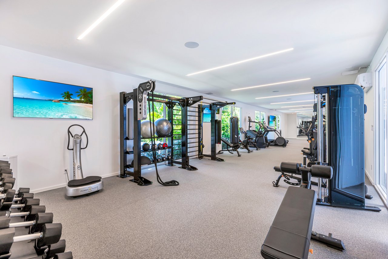 Beach Haus Bal Harbour Residences