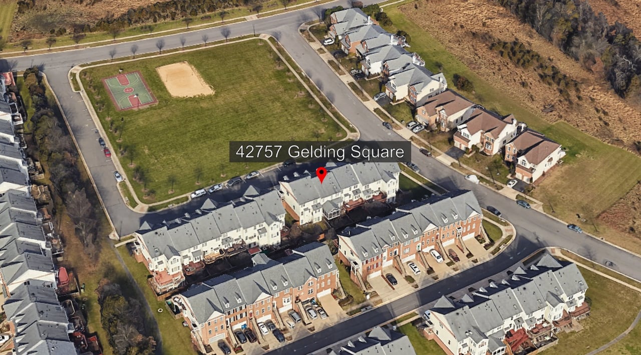 42757 Gelding Sq, Chantilly, VA 20152	