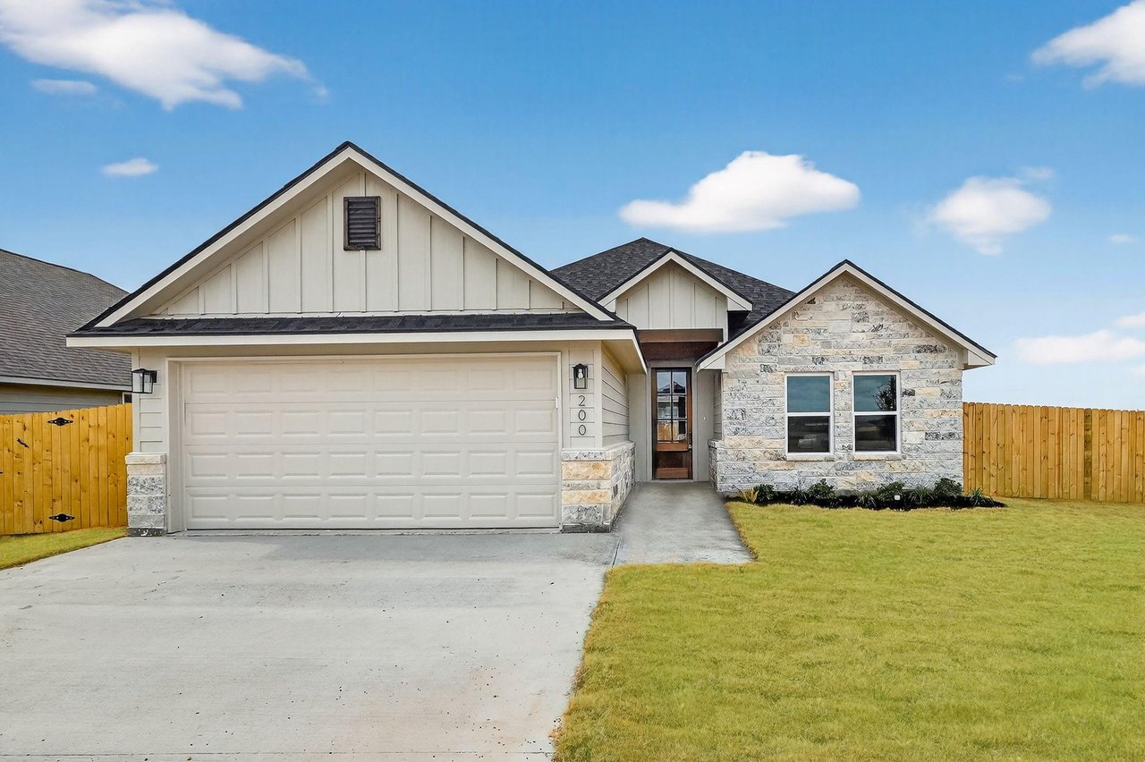 200 Orchard Cove, Snook, Texas, 77878 Burleson County