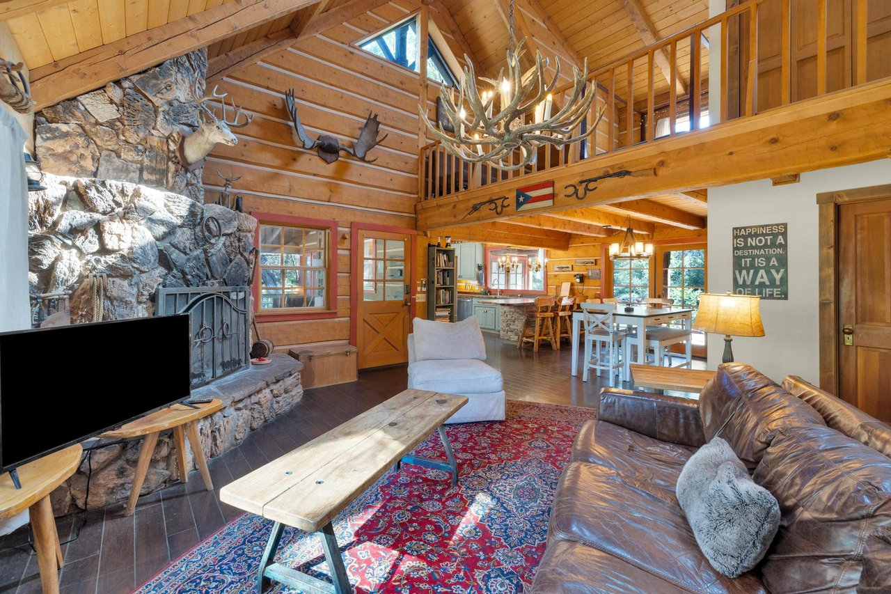 Hand-Hewn Cabin Retreat in Julian, CA — Turnkey Airbnb with Proven Income 🌲