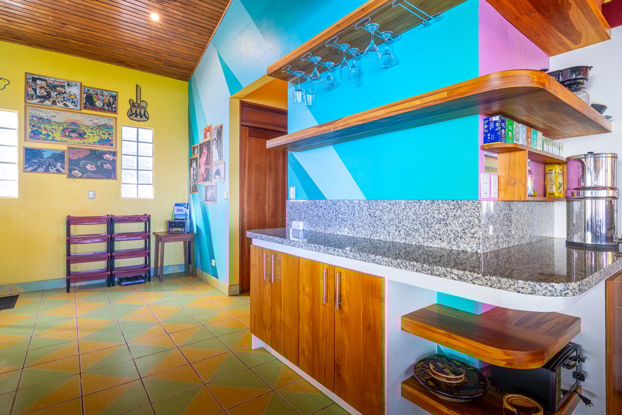Casa Vista Harmonia, Legendary Ocean Views and Sustainable Living!