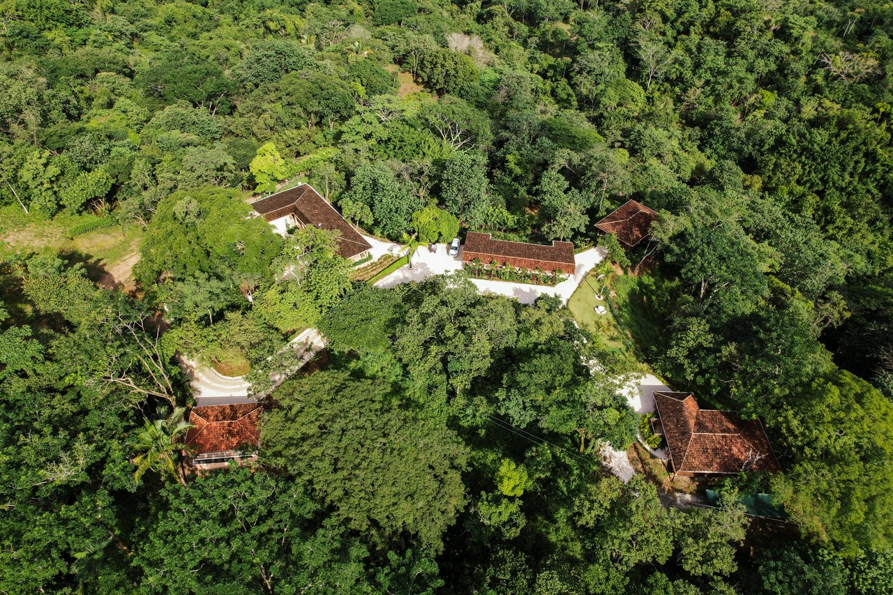 Chakra Bohemian Retreat / Las Delicias, Montezuma , Cóbano