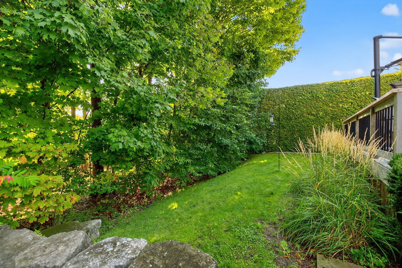 6 Falling Leaf Crt, Aurora