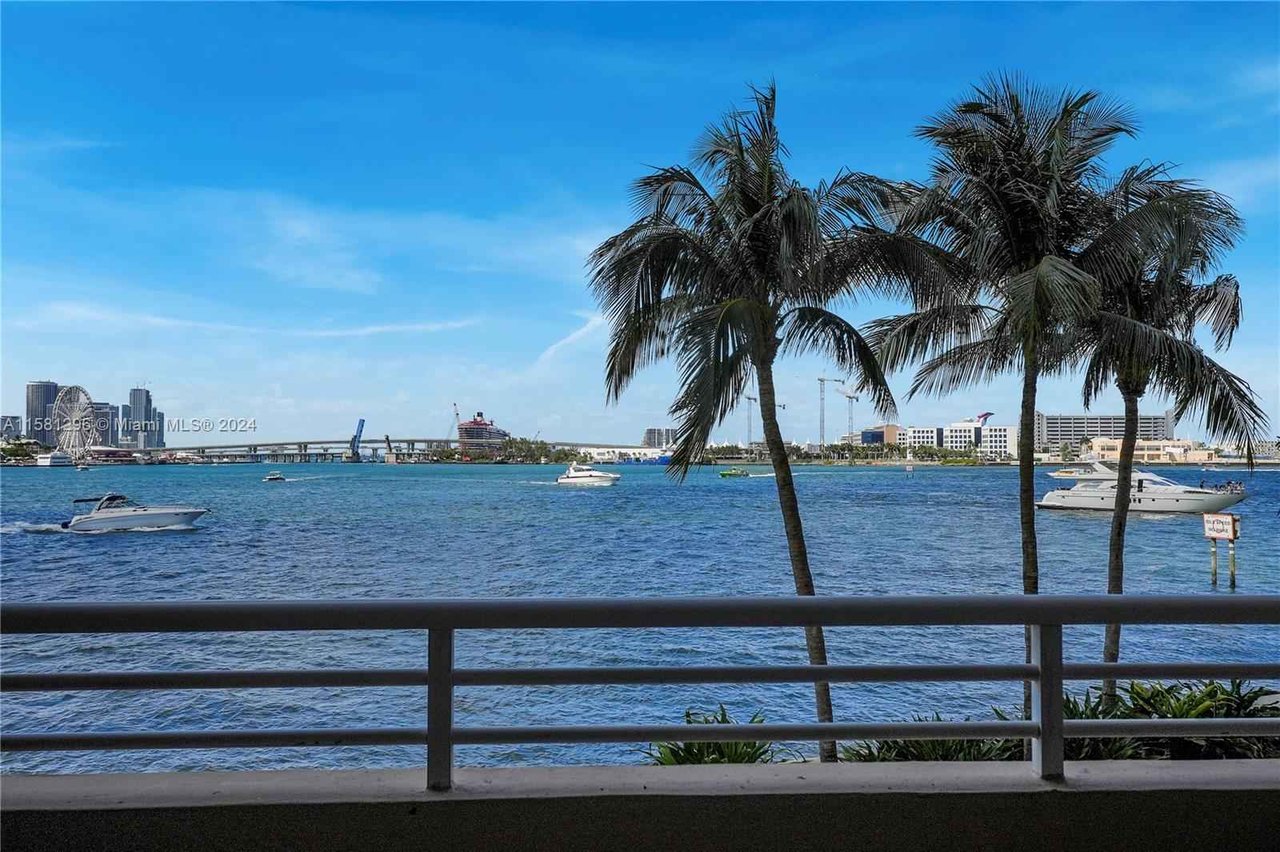 848 Brickell Key Dr Unit 204