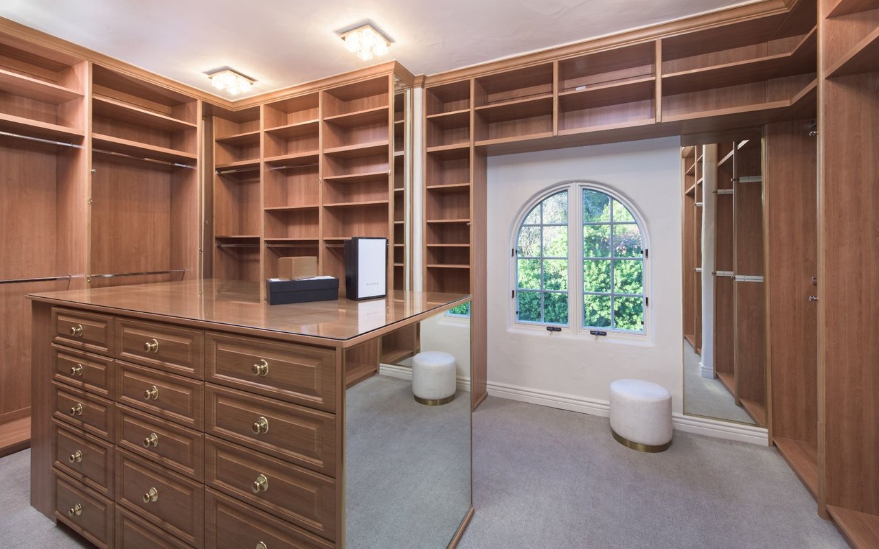 1275 Benedict Canyon Dr