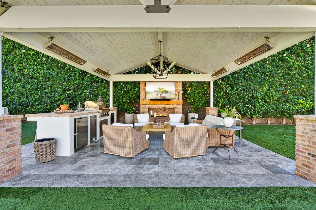 5217 E CALLE REDONDA