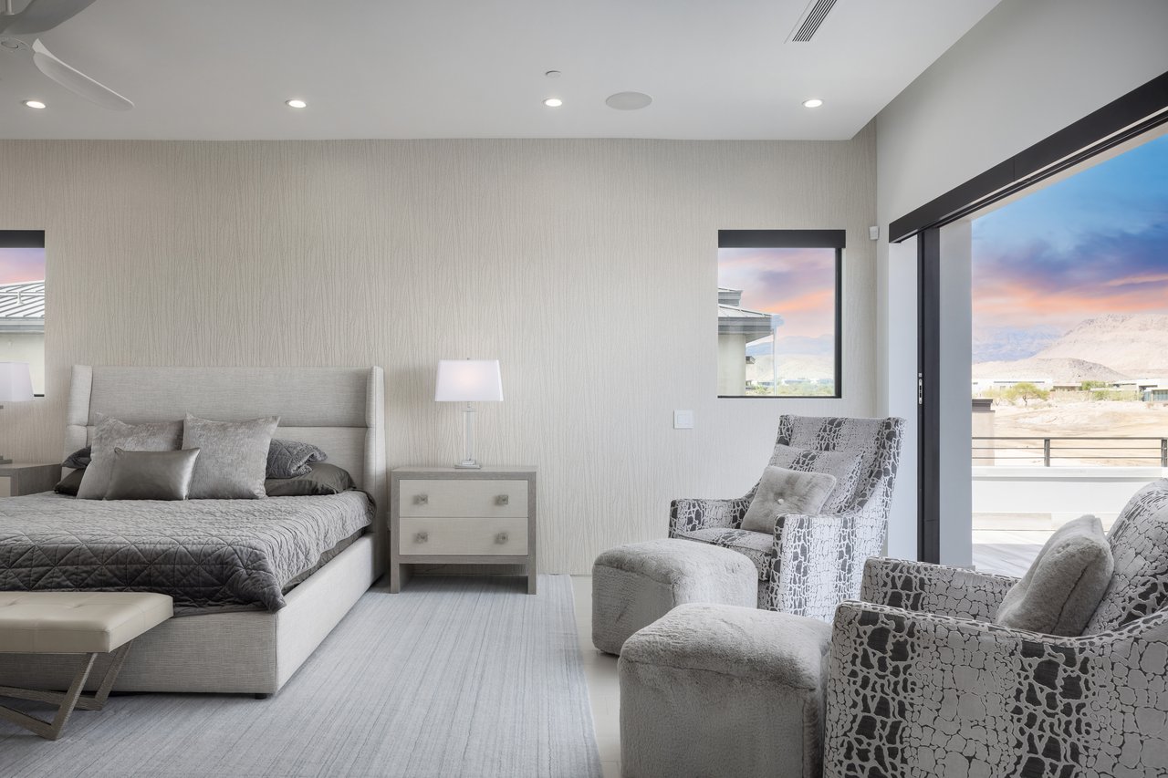 34 Sun Glow Ln, Las Vegas, NV 89135