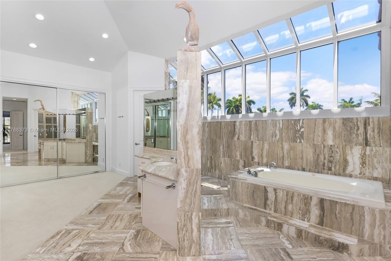 600 Isle Of Palms Dr