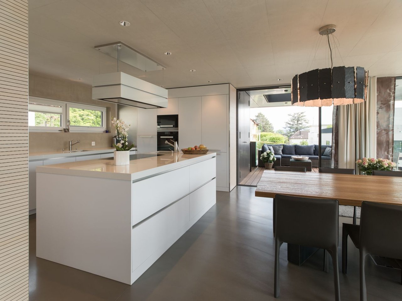Luxury Living at Lake Zurich in Switzerland