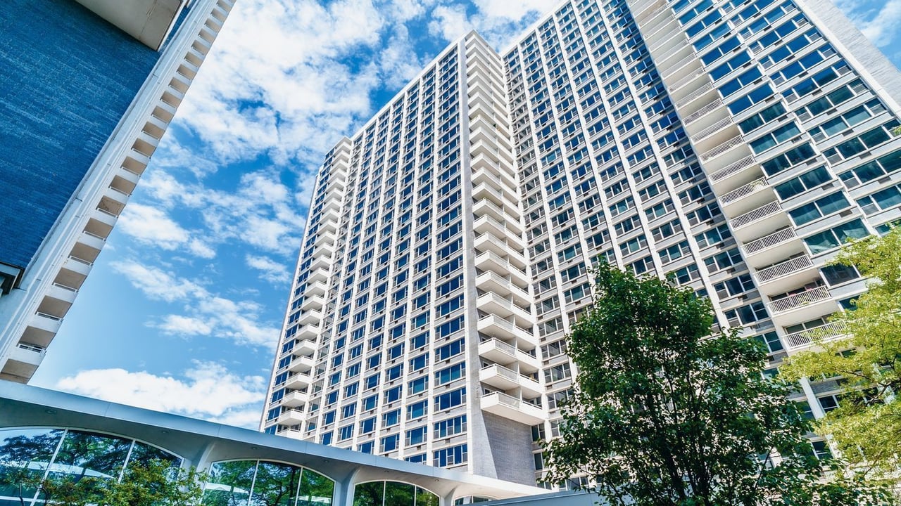 4250 N Marine Drive, Unit 1123