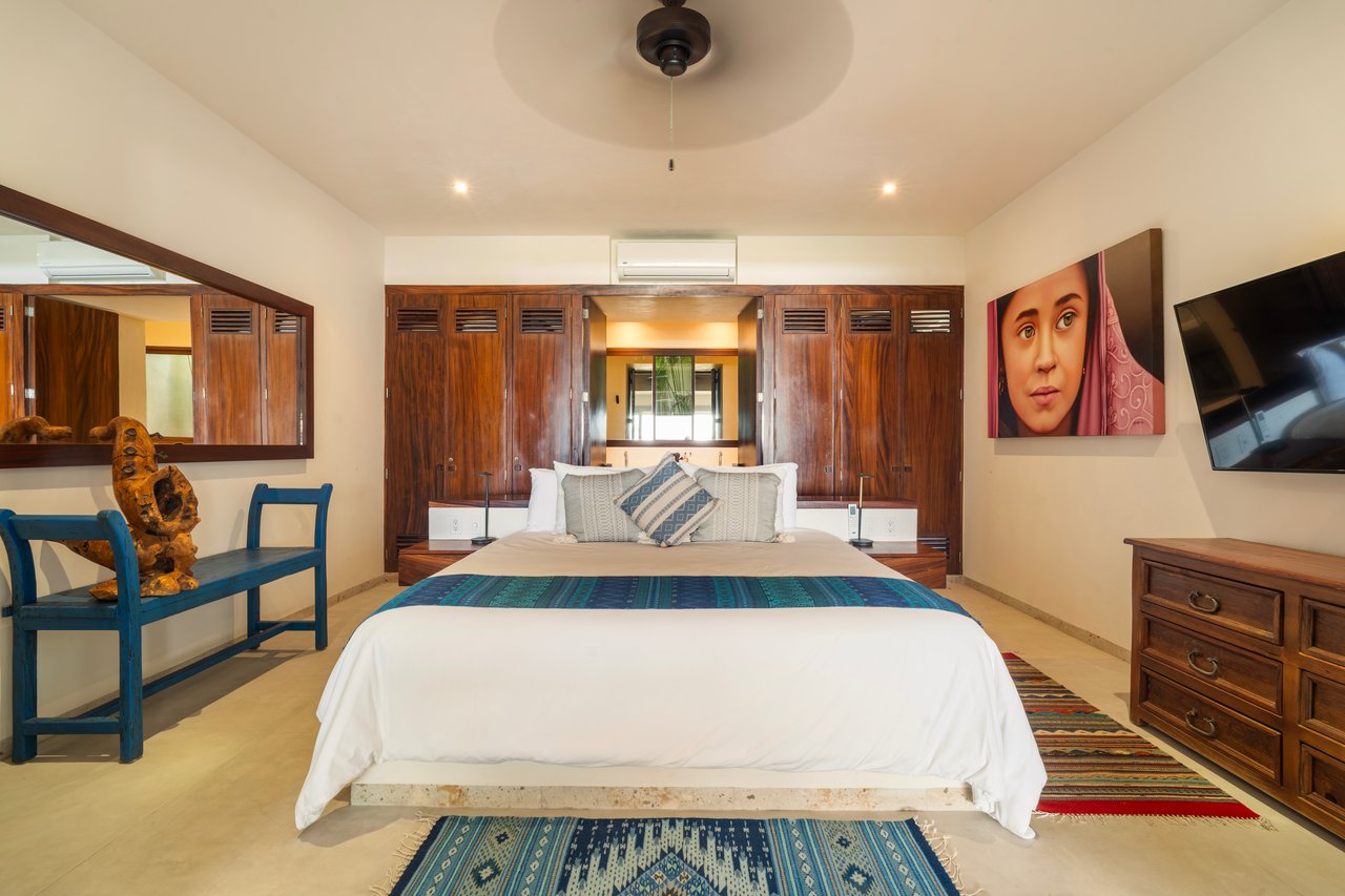 Marea Beachfront Villa H46