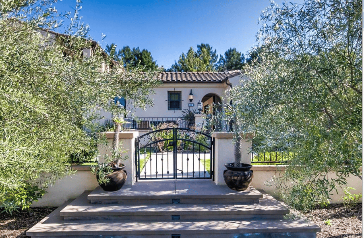11 Vaquero Road