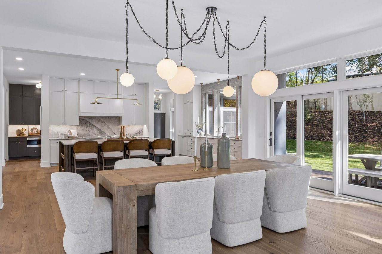 4909 Rolling Green Pkwy, Edina