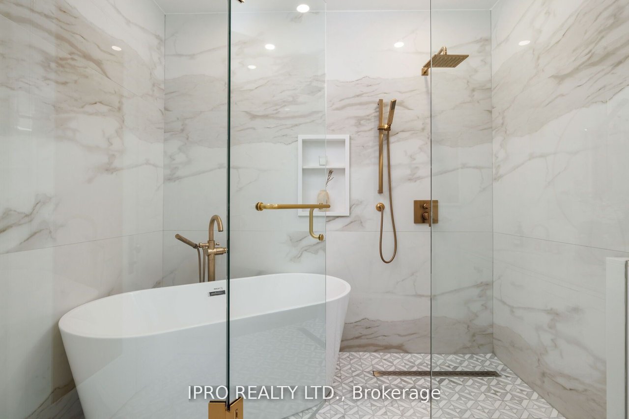 BOUTIQUE LIVING 