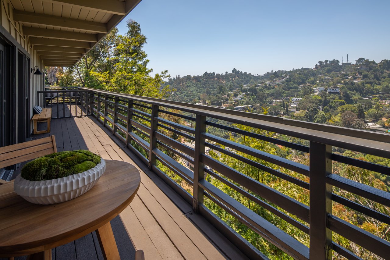 8595 Skyline Dr, Sunset Strip