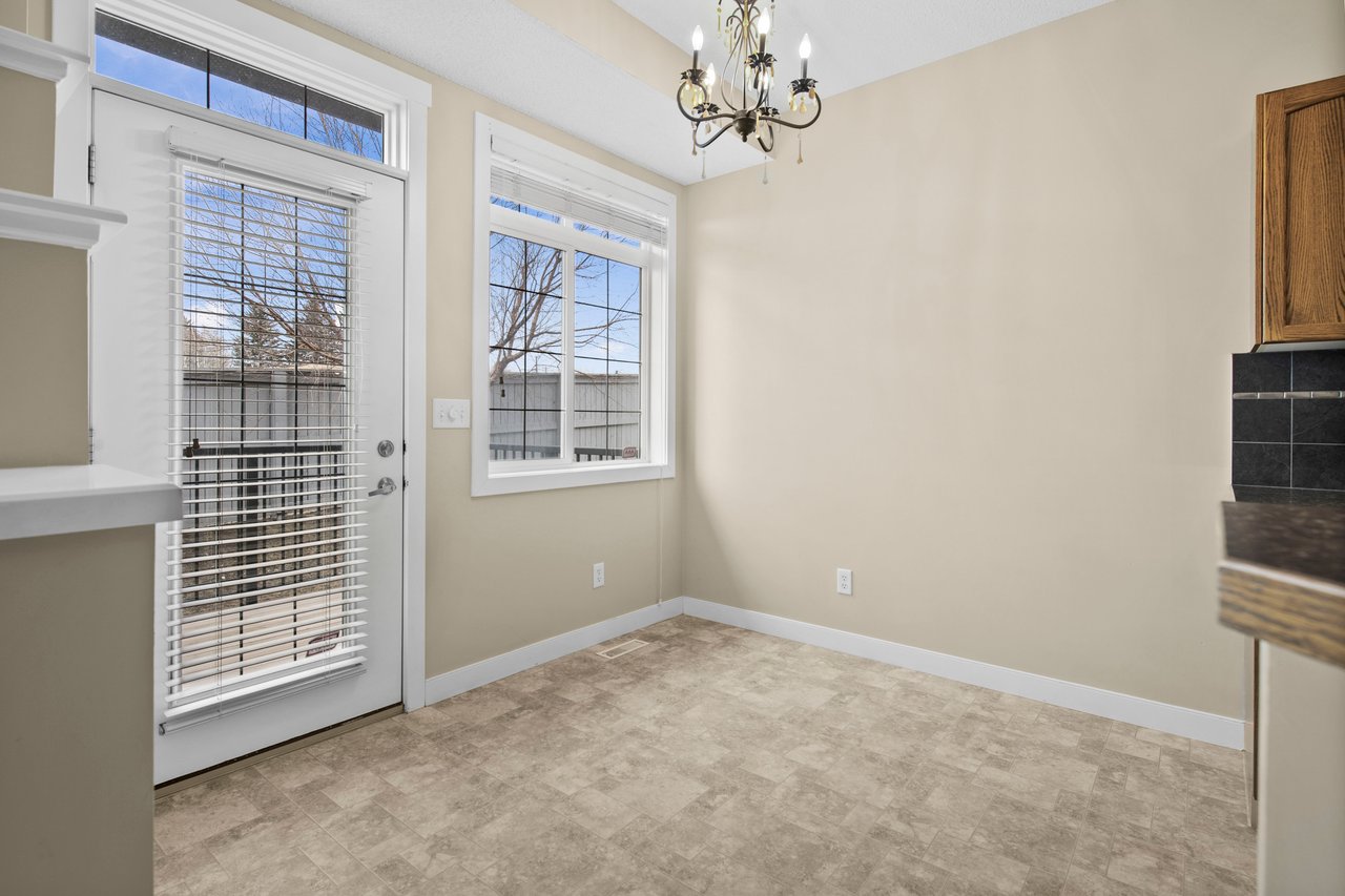 156 Rockyspring Grove NW