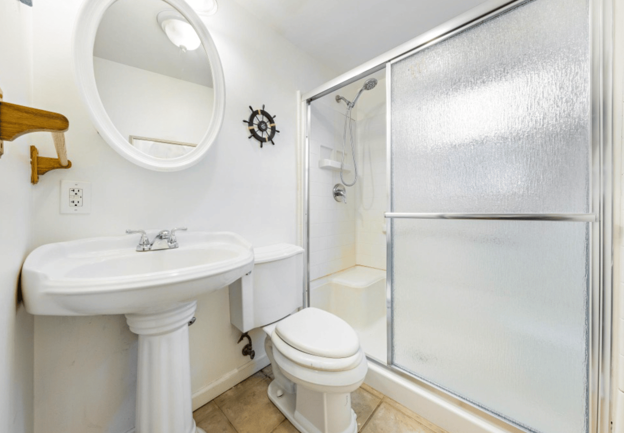 18 E Dupont Ave, Brant Beach (Ground Floor) 