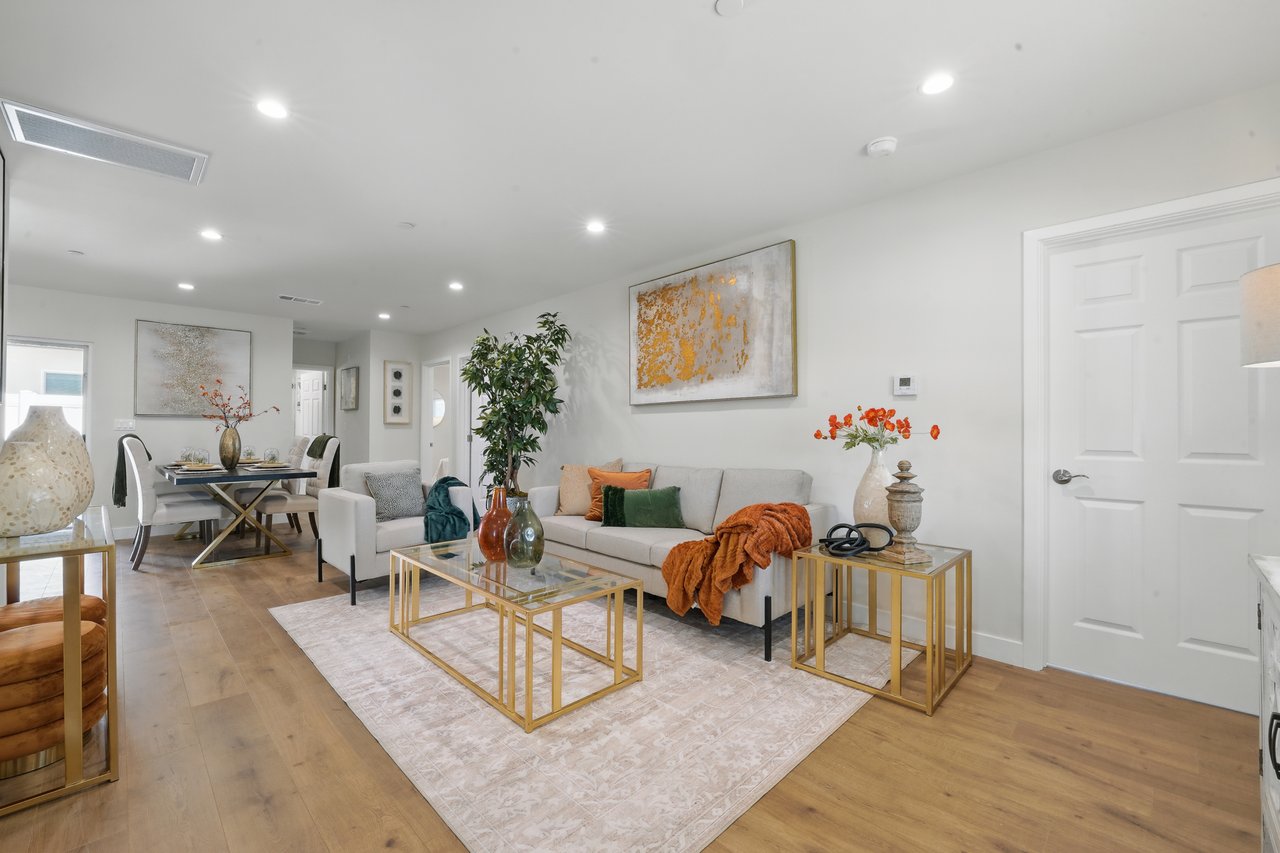 4 Units in North Hollywood