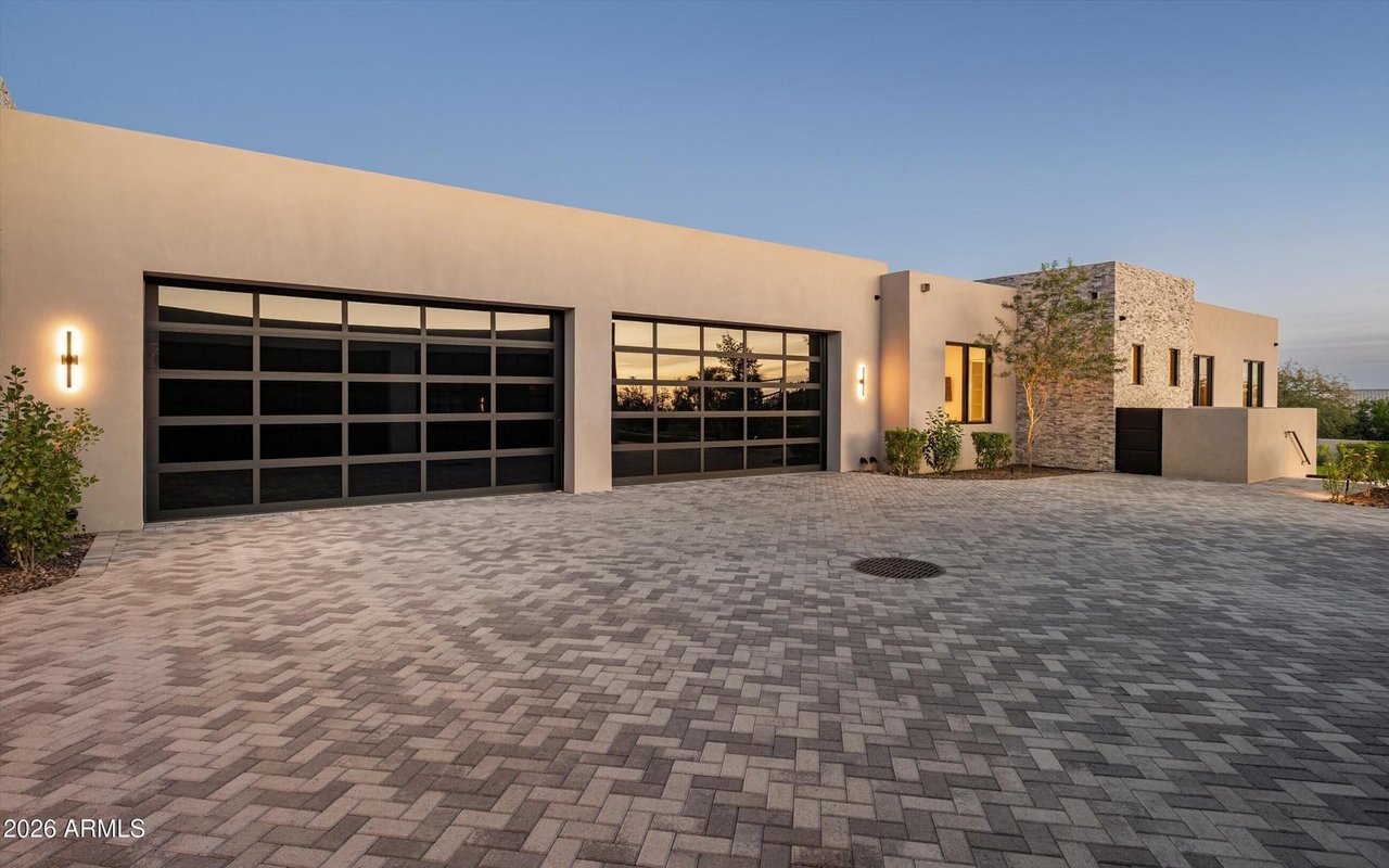 9245 E RIMROCK Drive