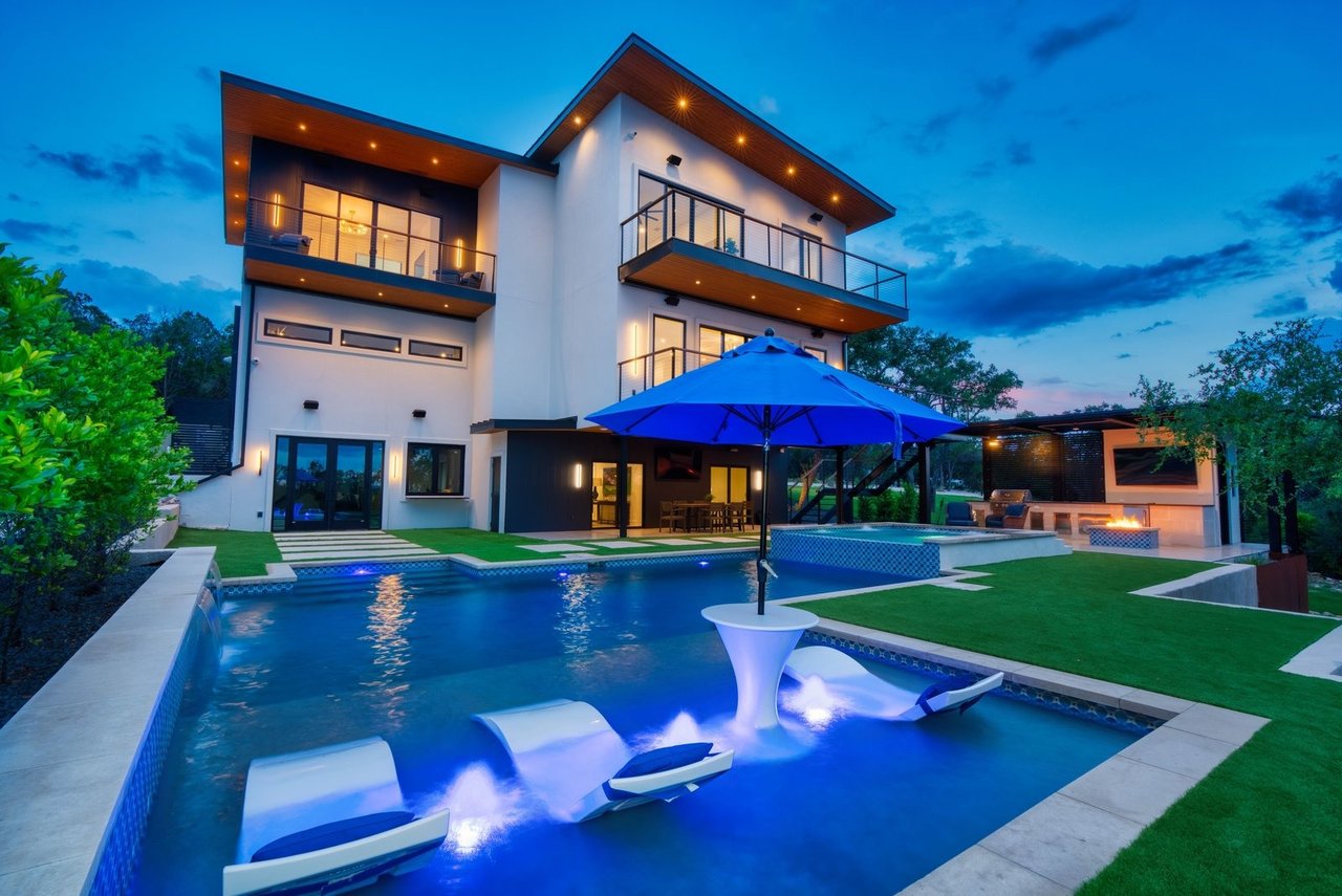 Luxxis Design 1104 Summit
