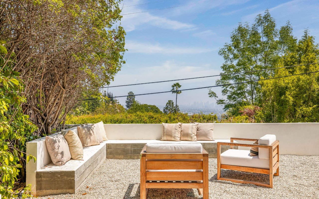 8353 Sunset View Dr