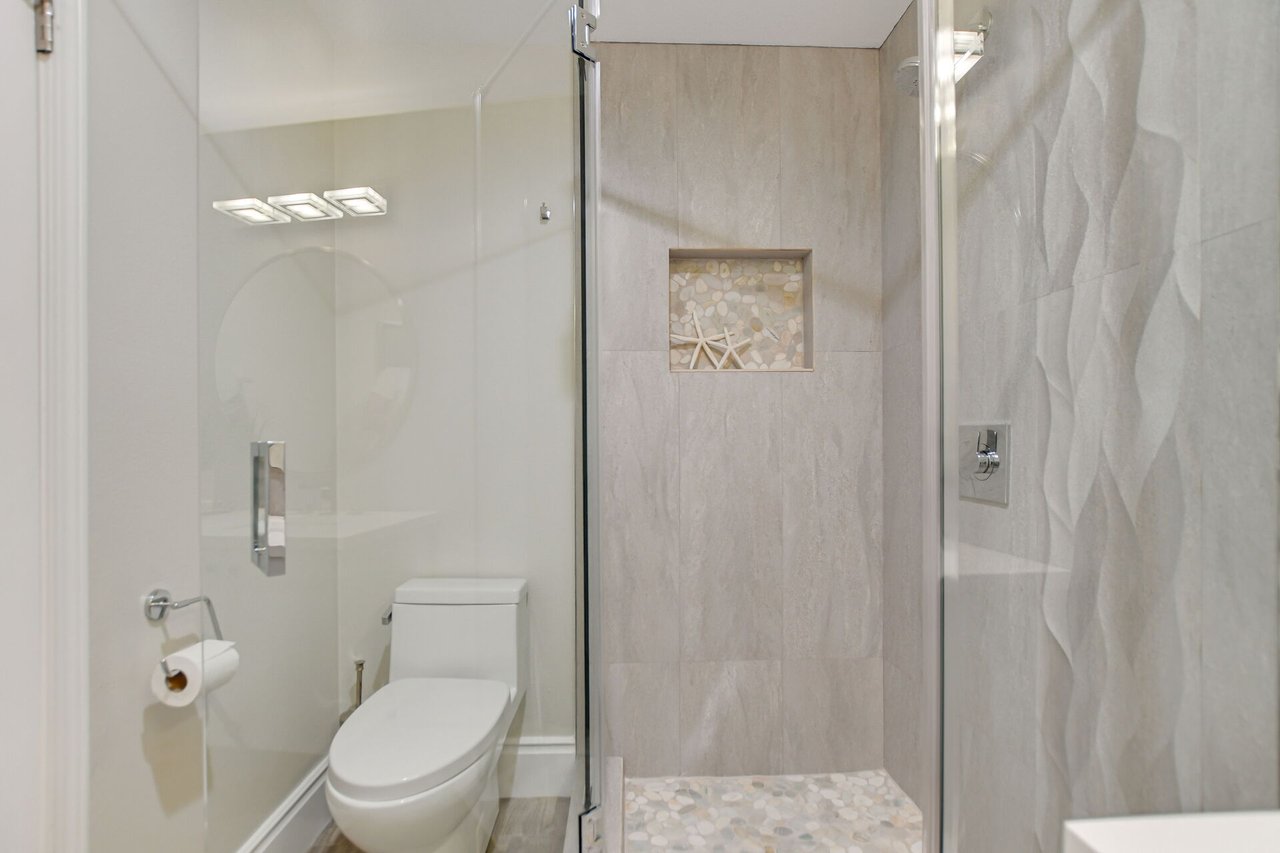 7179 Las Brisas