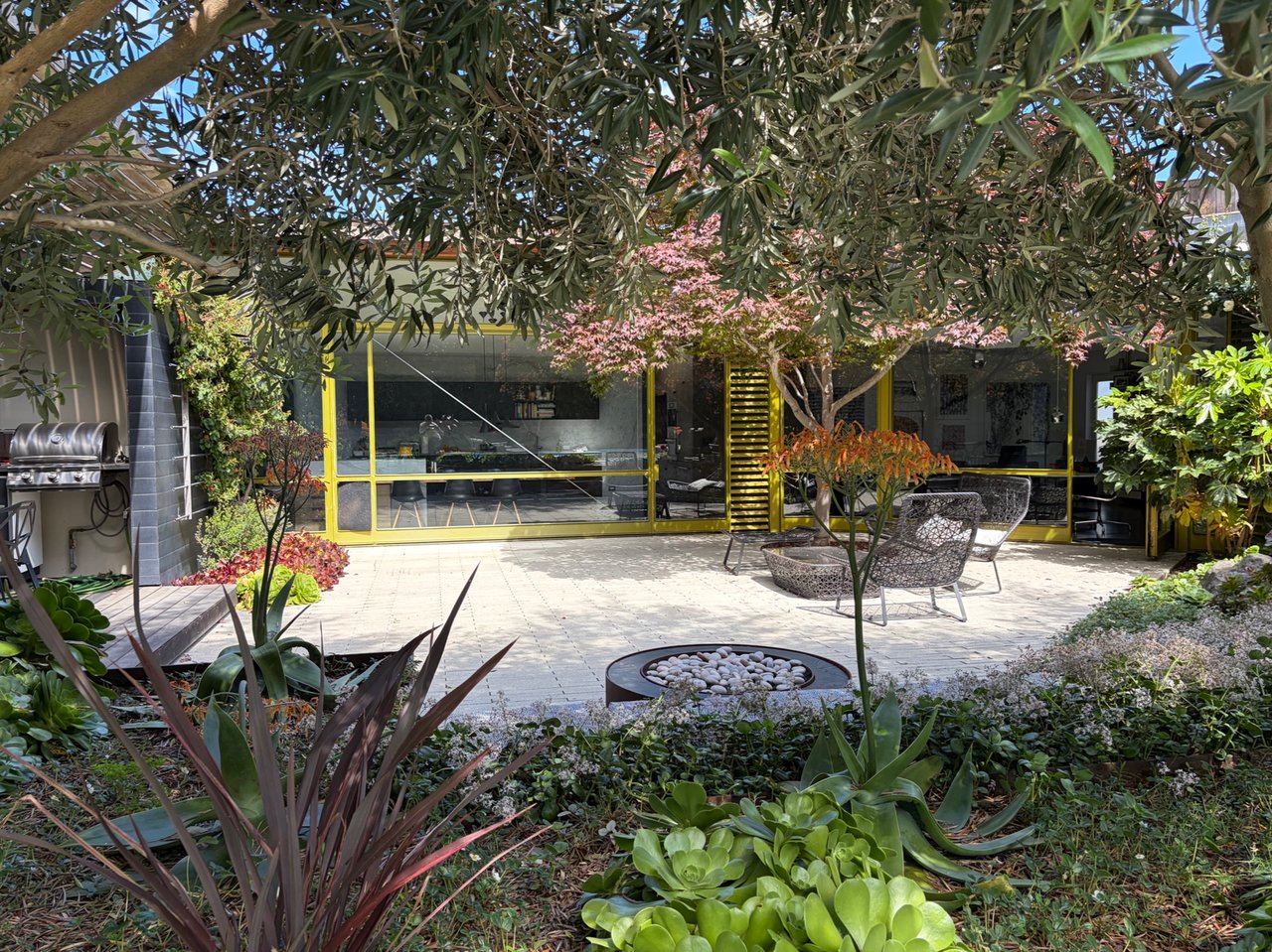 162 Throckmorton Ave