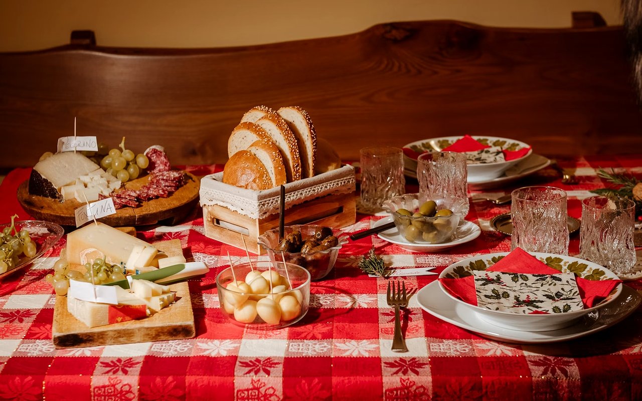 Fun Housewarming Ideas to Celebrate Your New Space This Winter