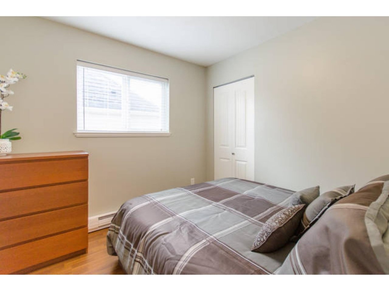 6696 193A St