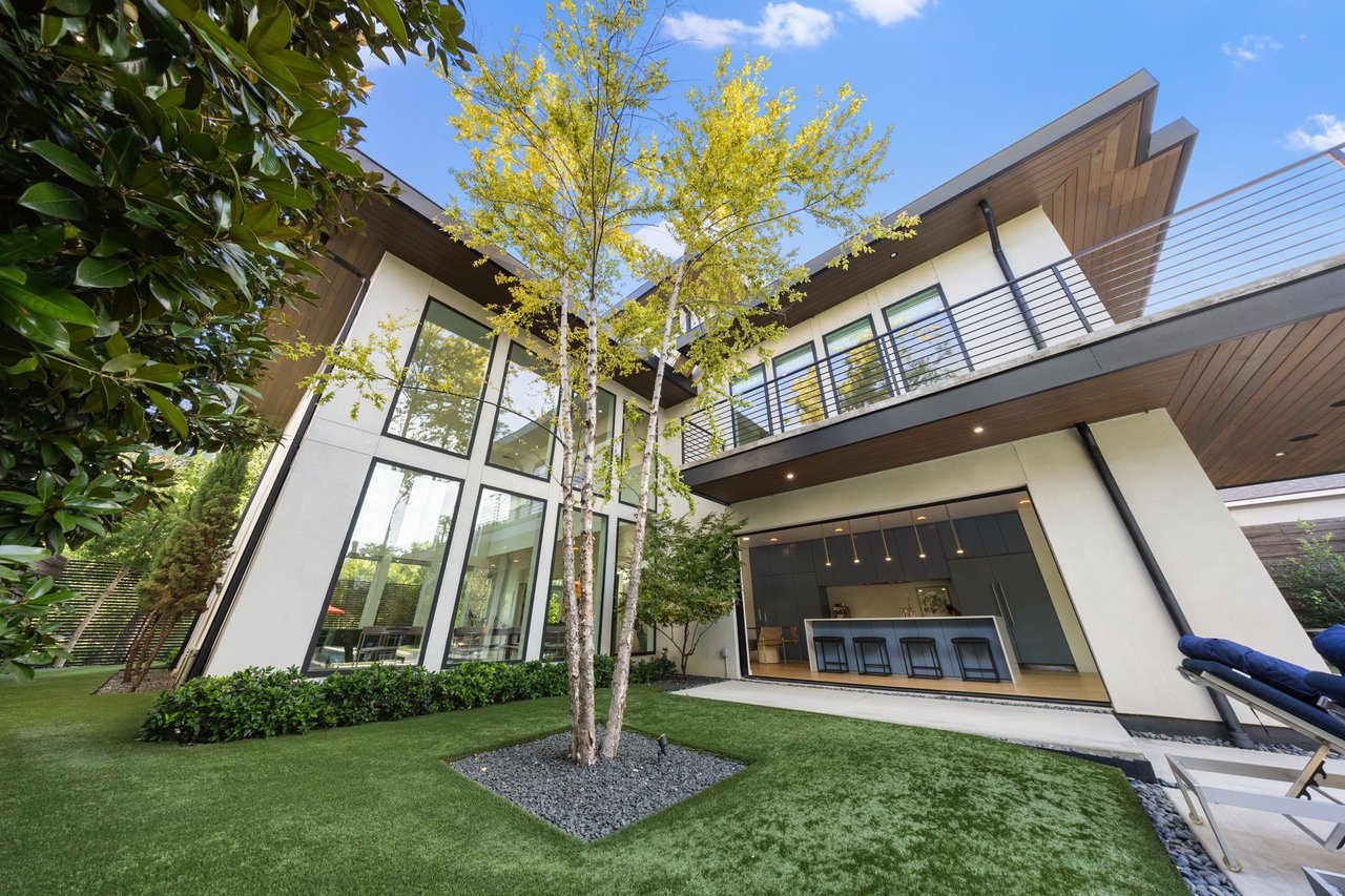 423 W Colorado Boulevard