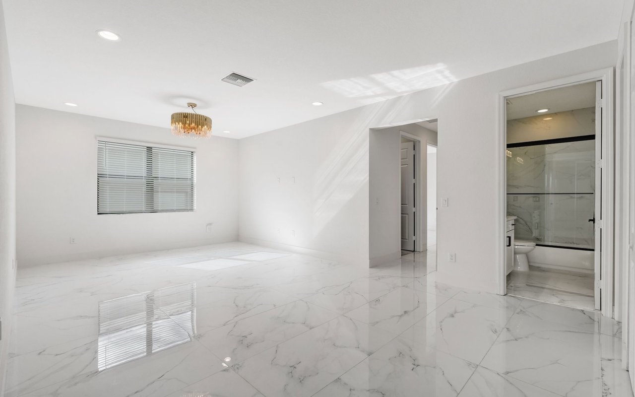 11604 Meadowrun Cir