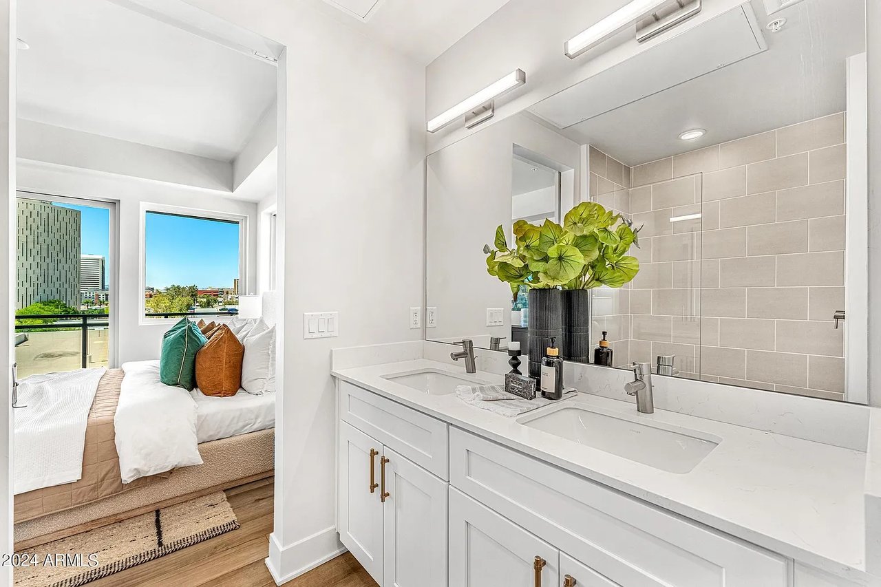 3131 N CENTRAL Avenue, 3015, Phoenix Unit: 3015